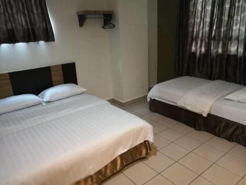 Hotel Traveller Kota Kinabalu Exterior foto